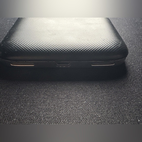 BlackBerry Classic (Unlocked) - Picture 5 of 6